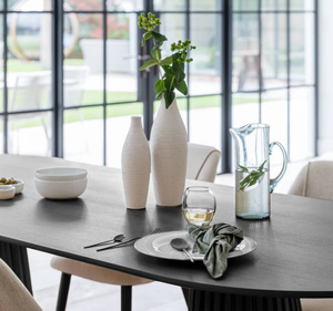 Ensemble de table à manger ronde en teck massif moderne avec chaises rembourrées et base sculpturale cannelée pour salle à manger, maison, restaurant - Product Image 6