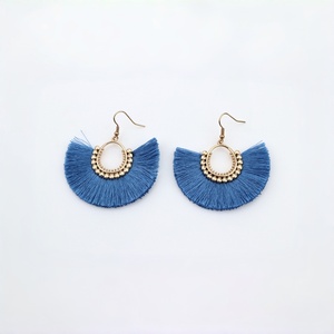 Orecchini Pendenti Blu con Nappe, Fatti a Mano, Stile Boho, Gioielli Femminili di Carattere per Matrimoni, Regali e Feste - Product Image 1