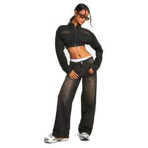 Améliorez votre garde-robe avec ces modèles ajustés et amples qui s'adaptent parfaitement à tous les pantalons pour femmes, y compris les hauts en jean. - Product Image 2