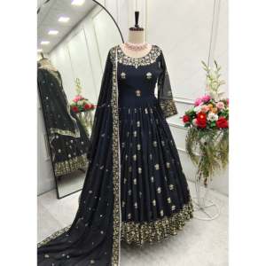 Precioso Vestido de Noche Bordado - Hermoso Traje de Fiesta con Pent y Dupatta con Trabajo de Lentejuelas - Product Image 3