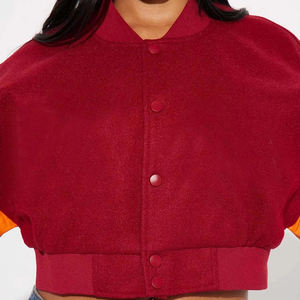 Veste courte de style streetwear en denim pour femmes, veste courte de style varsity avec manches en cuir pour femmes, service OEM - Product Image 4