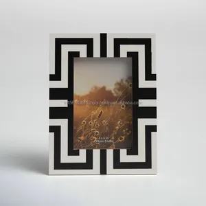 Marco de fotos con incrustaciones de resina en blanco y negro, marco decorativo elegante hecho a mano - Product Image 5