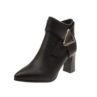 Bottes 2025 nouvelle mode bout pointu couleur unie boucle en métal talon épais bottes pour femmes pour le travail navettage