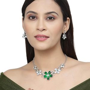Ensemble collier et boucles d'oreilles en alliage plaqué argent, forme de fleur, cristal, strass, bijoux de fête romantiques pour femmes - Product Image 4