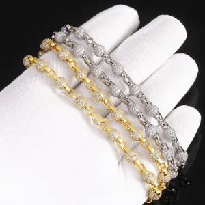 Collar Unisex AMBER JEWELS T-2366 de Plata 925 con Cadena Minimalista Tipo Palomitas y Eslabones de Moissanita Corte Esmeralda, Lujo para Uso Diario - Product Image 3