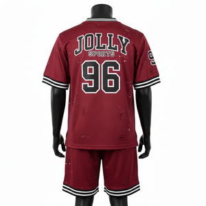 ชุดกางเกงขาสั้นผ้าตาข่ายสำหรับผู้ชาย ระบายอากาศได้ดี ผลิตจากผ้าโพลีเอสเตอร์สำหรับเล่นกีฬา 180 GSM สีแดงเบอร์กันดี พร้อมโลโก้แบบรีดร้อนตามสั่ง - Product Image 2