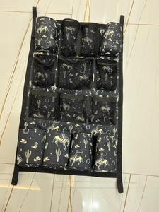 Organizador Colgante con Estampado Vaquero del Oeste, Bolsa de Almacenamiento Multibolsillos, Organizador de Equipo Resistente para Montar en Pared, para el Hogar, Viajes y Equitación - Product Image 1