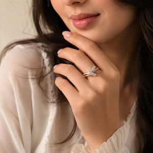 Élégante bague papillon en or 14 carats |   Bague en diamant scintillante de qualité supérieure pour femmes |   Cadeau de bijoux fins de luxe pour elle, pour une fête de mariage - Product Image 3