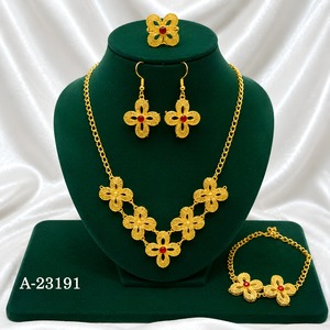 A-23189เครื่องประดับงานแต่งงานแบบคลาสสิกของผู้หญิงต่างหูสร้อยคออัลลอยชุบทองลายดอกไม้ - Product Image 2