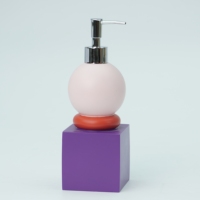 Distributeur de savon en résine mate avec pompe chromée contrastante, flacon de lotion moderne pour hôtel, maison, salle de bain, accessoire de gros, modèle AD