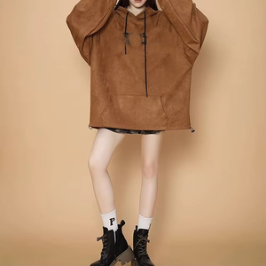 เสื้อฮู้ดดี้ผู้หญิงทรงโอเวอร์ไซส์ ผ้าหนังกลับ แต่งดีเทลขาดๆ ไหล่ตก ทรงบ็อกซ์ รูดเชือกที่ชายเสื้อ สไตล์ลำลอง ทรงหลวม - Product Image 6