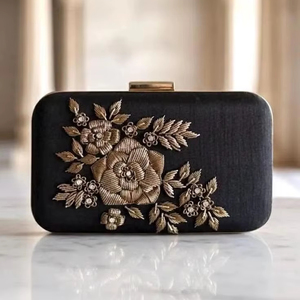 กระเป๋าคลัทช์งานปักคริสตัลเพชรประดับมุกสำหรับงานเลี้ยงงานแต่งงานทำมือสำหรับผู้หญิง - Product Image 1