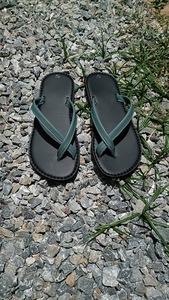 Sandales tongs unisexes en cuir de qualité supérieure, à lanières croisées, marron et noir, décontractées, légères, respirantes, pour la plage, tailles 2-11 - Product Image 6