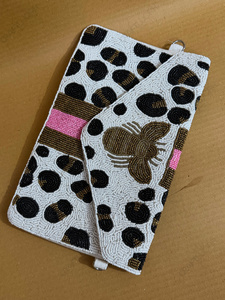 Bolso de mano tipo sobre con cuentas hecho a mano al por mayor para mujer, de lujo, con bordado de abeja y estampado de leopardo, para noche, diseño personalizado OEM - Product Image 3