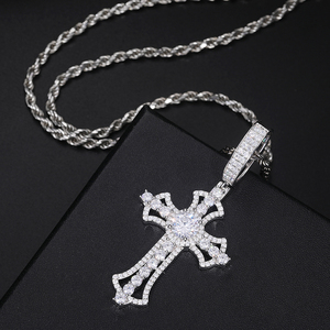 Collier pendentif croix en argent 925 pour homme, serti de moissanite taille ronde, style gothique, bijou religieux affirmé - Product Image 4