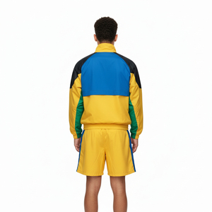 Chándal reflectante de dos piezas para hombre, personalizado OEM, con chaqueta cortavientos con capucha y cremallera de nailon, conjunto deportivo informal de pantalón corto liso. - Product Image 2
