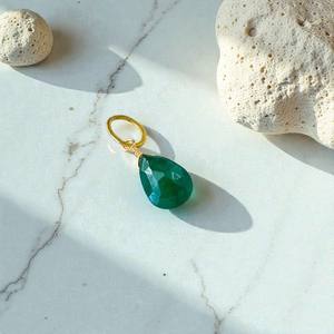 Pendentif en quartz et aigue-marine naturels facettés en forme de poire, plaqué or 14 carats, enroulé de fil d'argent, pierre précieuse verte, bijou religieux porte-bonheur - Product Image 4