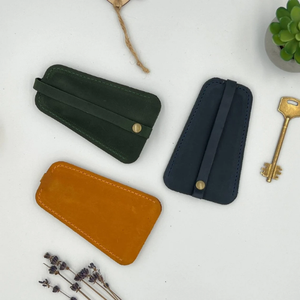 กระเป๋าใส่กุญแจหนังแท้สไตล์วินเทจทำมือ คลาสสิค หนังเครซี่ฮอร์ส  ของขวัญวันพ่อแบบส่วนตัว ตกแต่งสวยงาม - Product Image 6