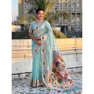 Sari de Tul Azul Cielo con Estampado Floral Bohemio Teñido con Hilo de Seda Paithani para Bodas de Elite Weaves 450g - Product Image 6