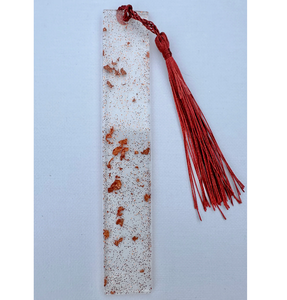 ที่คั่นหนังสือเรซิ่นดีไซน์คลาสสิก พร้อมห่วงสีแดงและกลิตเตอร์ลายใบไม้สีแดง งานฝีมือโปร่งใสสุดพิเศษ ขายดีที่สุด - Product Image 1