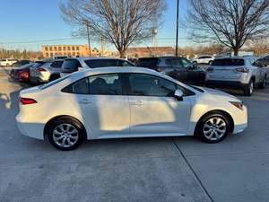 Corolla LE FWD Usado 2025 - Product Image 2