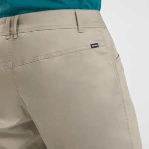Shorts Bermuda Oxford Solides pour Hommes, Taille Mi-Haute, Fermeture Boutonnée, Logo Avant Décontracté, avec Poches, Couleur Beige, Tissu Tissé, Séchage Rapide - Product Image 4