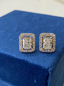 Boucles d'oreilles clous en diamant de laboratoire taille Radiant, serti halo, certifiées IGI, plaqué or, pour cadeau de mariage - Product Image 1