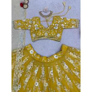 ด้ายตาข่ายนิ่มลายเรียงตามลำดับแบบแฟนซี lehenga choli กับ dupatta สีเหลือง - Product Image 2