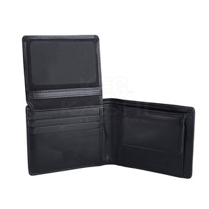 Cartera de Cuero Resistente Hecha con Material Suave de Alta Calidad que Ofrece un Espacio de Almacenamiento Seguro, Ideal para Uso Diario - Product Image 3