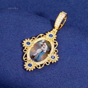 Pendentif personnalisé en moissanite avec photo de fleur, pendentif personnalisé avec image en moissanite, pendentif personnalisé serti de pierres, pendentif portrait personnalisé - Product Image 2