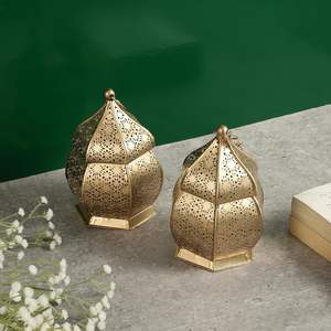 Lanterne en métal indienne de style élégant pour les célébrations culturelles à domicile, offrant une luminosité traditionnelle pour les rassemblements festifs - Product Image 3