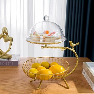 Cesta de frutas metálica con tapa de fibra, un regalo perfecto para inauguraciones de casas. El marco metálico ofrece resistencia y estilo. - Product Image 6