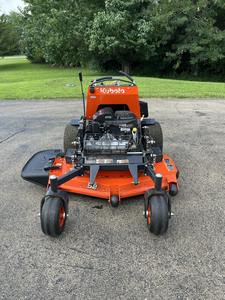 Cortadora de Césped Profesional Naranja con Giro Cero, Motor de Gasolina, Arranque Eléctrico, Ancho de Corte de 52 Pulgadas para Campos de Golf - Product Image 5