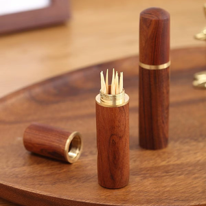 Fournisseur en gros de cure-dents en bois, fabricant pour les besoins domestiques, disponible au meilleur prix - Product Image 1