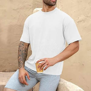 Camisa de hombre con hombros caídos, enfocada en la comodidad, transpirable, 100% algodón, para ropa urbana, estilo casual y comodidad durante todo el día. - Product Image 5