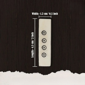Dados de Cuerno de Búfalo Cuadrados Pulidos Naturales de ILAHI, Ecológicos, con Patrones Únicos, para Amantes de la Religión, Feng Shui, Juegos de Rol y Mesa - Product Image 1