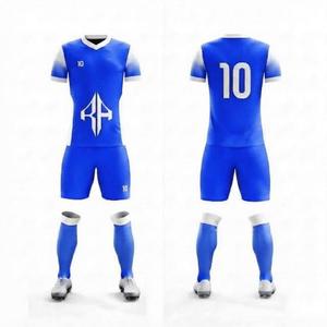 ชุดฟุตบอลชายพร้อมโลโก้สีขาว แขนสั้น ทรงปกติ พิมพ์ลายแบบ Sublimated ปิดด้วยเสื้อคลุม ผลิตจากวัสดุโพลีเอสเตอร์ 100% - Product Image 1