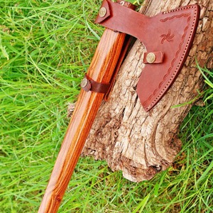 Hacha vikinga de estilo nórdico con mango de madera grabado, hacha de acero al carbono, hacha de Odín, hacha coleccionable hecha a mano, precio directo de fábrica - Product Image 3