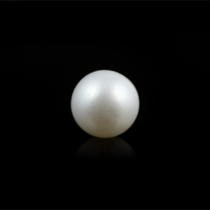 Loose Freshwater Pearl 5.95 Carat Oval Gemstone for Fine Jewelry - Product Image 1