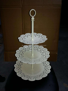 Soporte para Tartas hecho en forma de metal de alta calidad para Decoración de cocina soporte decorativo para tartas para exportación por Azora Industries - Product Image 5