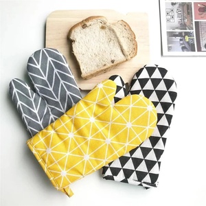 Long Thick Cotton Waterproof Diamond Quilted Kitchen BBQ <b>Gloves</b> Heat-Resistant Non-Slip for Four Seasons Baking Cooking Outdoor - Product Image 2