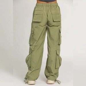 Pantalon cargo pour femme, vert olive, coupe ample, style utilitaire, longueur cheville, avec plusieurs poches, taille élastique, pour le printemps - Product Image 2