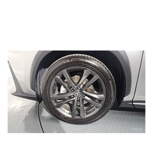 Lexus NX Premium 2024 con Cámara Trasera, Asientos de Cuero, Volante a la Izquierda - 24,759 km - Product Image 5