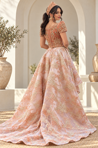 Vestido Maxi Elegante de Terciopelo Color Ciruela Mishkat Couture con Bordado Dorado, Estilo Argelino, con Túnica Asimétrica y Brocado, y Pañuelo a Juego para Fiesta - Product Image 4