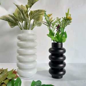 Florero Moderno de Vidrio Acanalado - Product Image 1