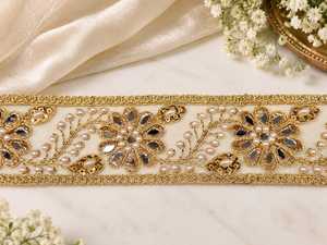 Élégantes robes de mariée en dentelle florale dorée avec embellissements en perles - B.R. FASHIONS Designs traditionnels du Rajasthan, largeur 2,25 pouces - Product Image 2