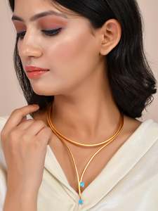 Collar gargantilla occidental chapado en oro con pendientes para mujer, diseño minimalista hecho a mano con turquesa en forma de gota y engaste de bisel. - Product Image 4