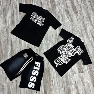 Ensemble deux pièces respirant en soie noire imprimée sérigraphiée pour l'automne |   T-shirt et short délavés par le soleil |   Strass en gros à prix avantageux - Product Image 1