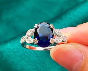 Anillo Clásico Art Deco con Moissanita Ovalada Azul Zafiro de 8x6MM, Plata 925 con Baño de Rodio, Regalo para Ceremonia de Boda - Product Image 1