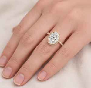 Bague de promesse classique en moissanite taille ovale avec halo pour femme, en argent sterling 925 plaqué or, cadeau de fiançailles pour partenaire - Product Image 6